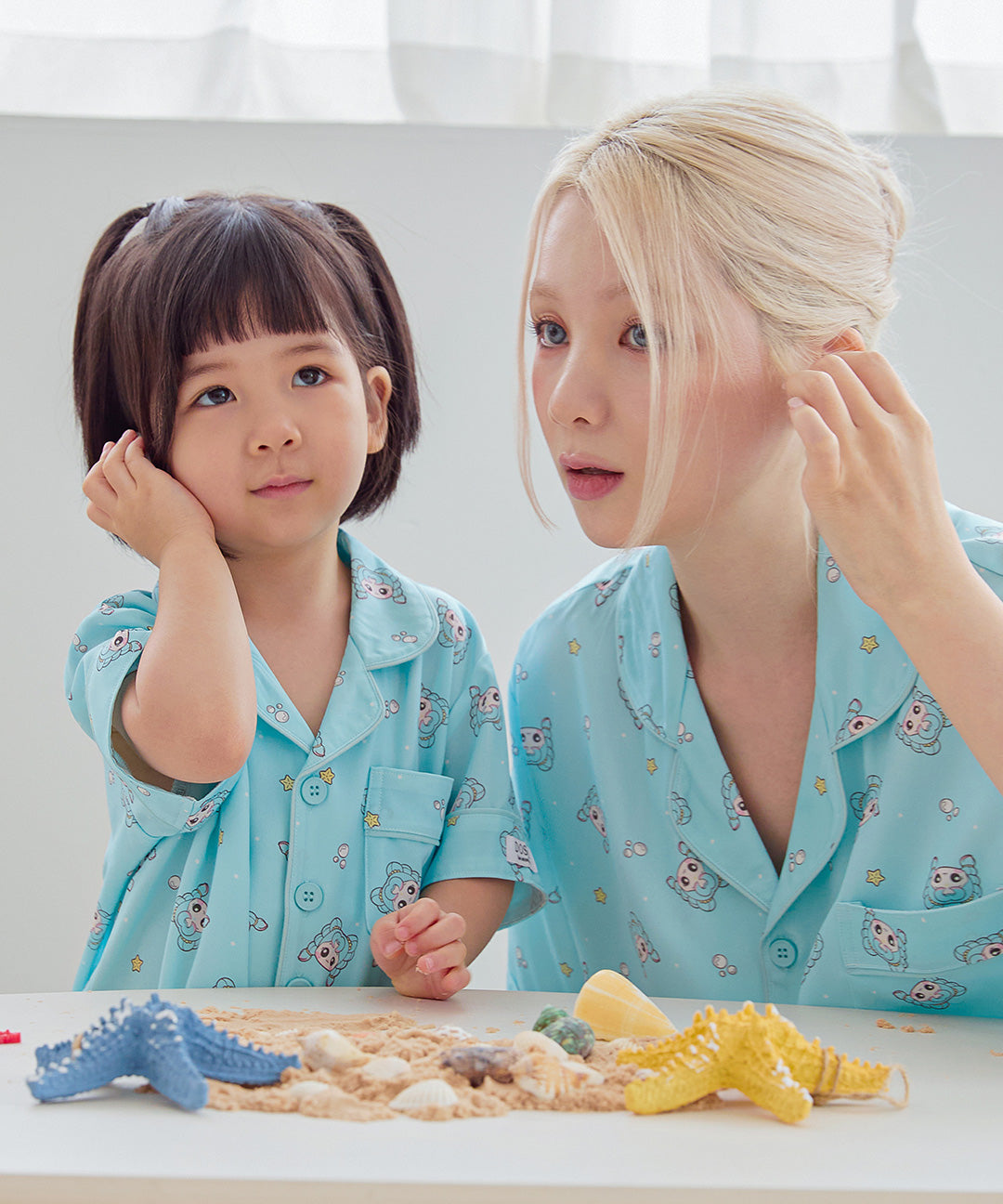 【韓國製】Docci / 도씨 【親子套裝】 鈴鐺粉 真絲感 短袖 親子睡衣套裝（成人1+兒童1）
